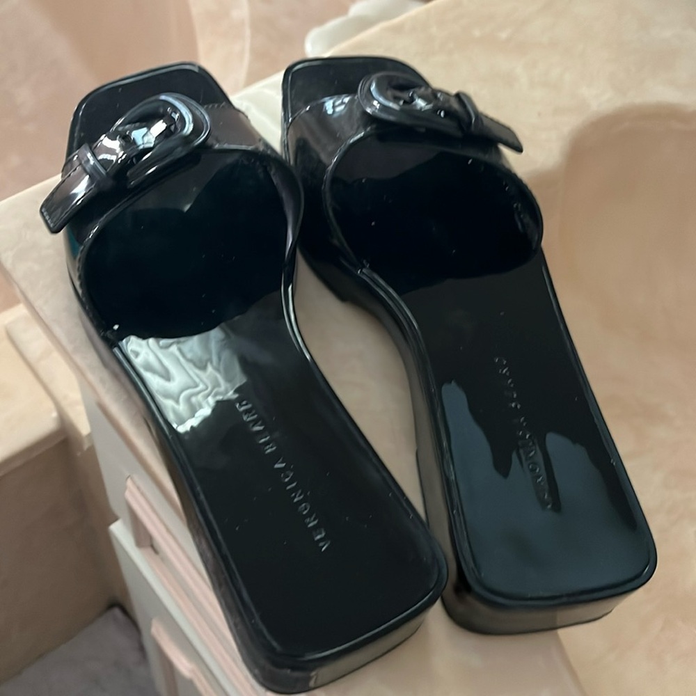 Veronica Beard slip on..Excellent condition